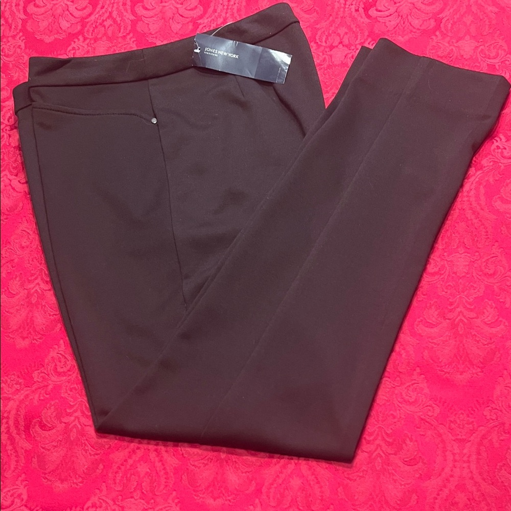 NWT Vintage  Jones, New York Signature women’s black slack.